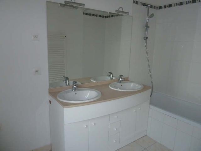 Location Appartement 2 pièces 63m²