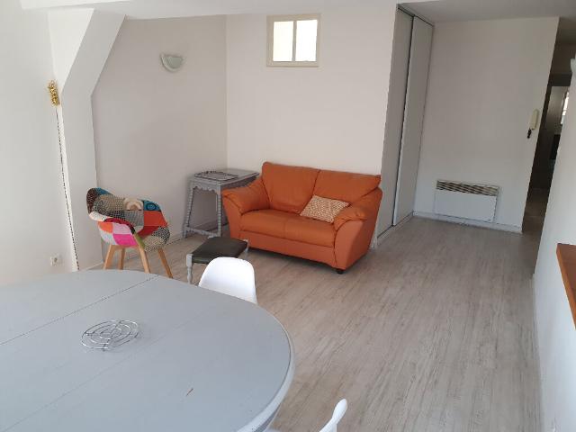 Location appartement 2 pièces, 60.00m², Limoux