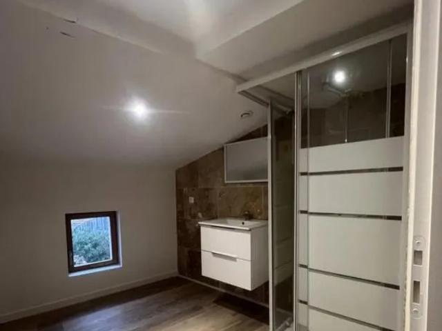Location appartement 2 pièces 60 m² à Guîtres 33230