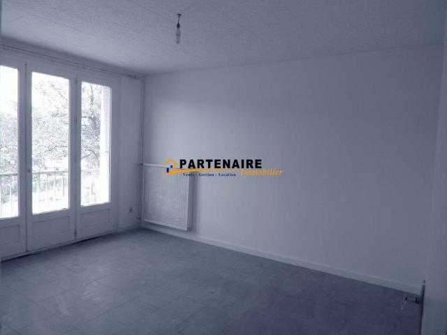 Location Appartement 2 pièces 60m² ST VALLIER 26240