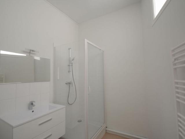 Location Appartement 2 pièces 61m²