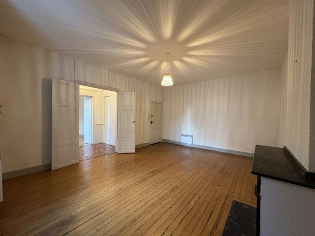 Location Appartement 2 pièces 67m² CASTELNAUDARY 11400