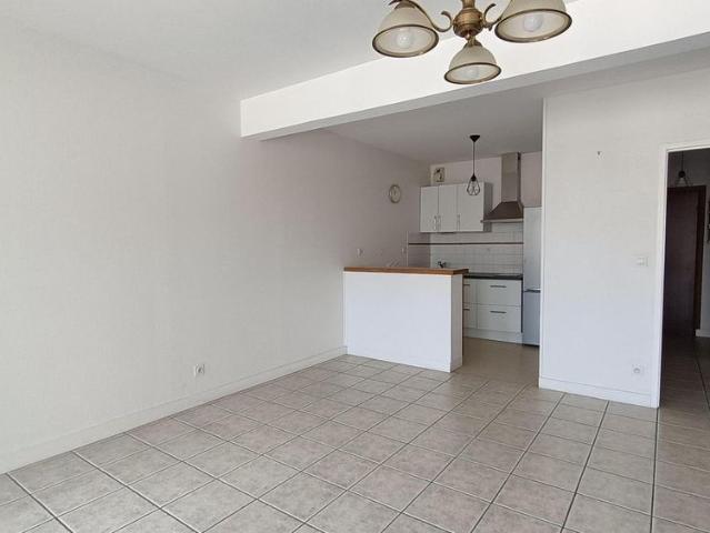 Location Appartement 2 pièces 67m² CHATEAUROUX 36000