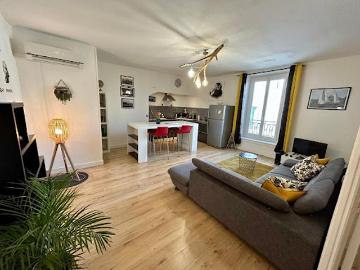 Location Appartement 2 pièces 64 m2 Marseille 1er