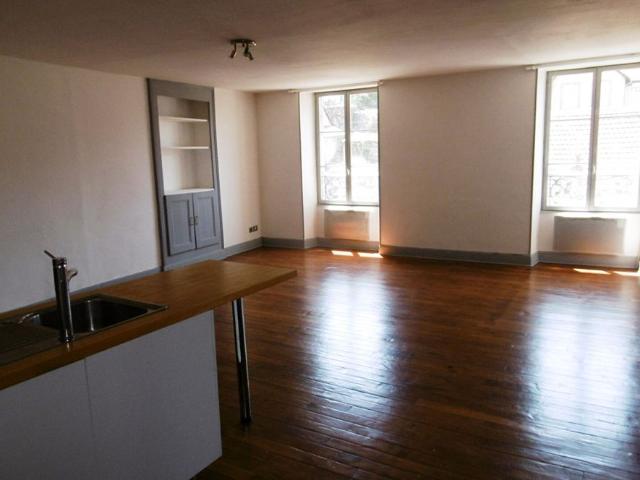 Location Appartement 2 pièces 64m²