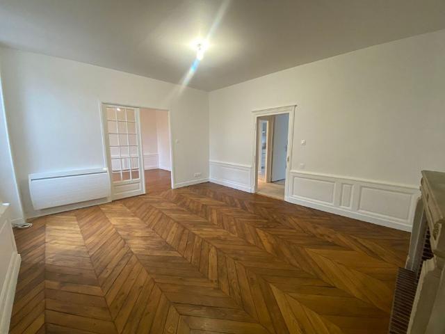 Location Appartement 2 pièces 64m²