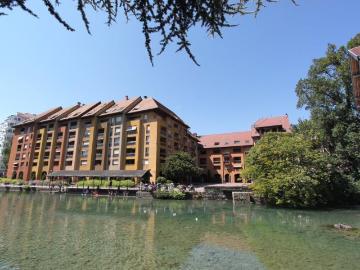 Location Appartement 2 pièces 64m² ANNECY 74000