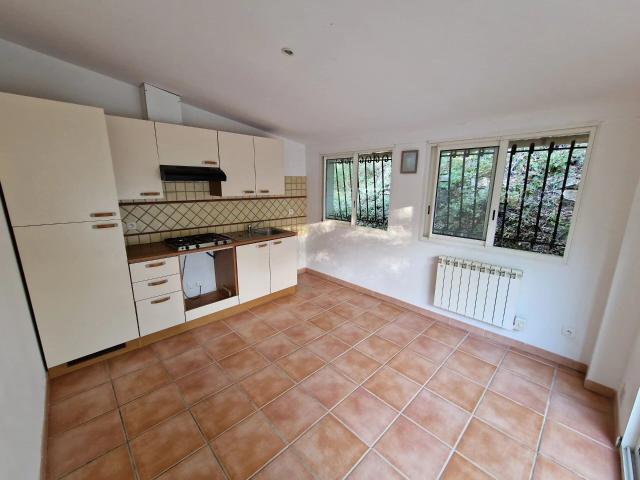 Location Appartement 2 pièces 65 m2 à Jouques