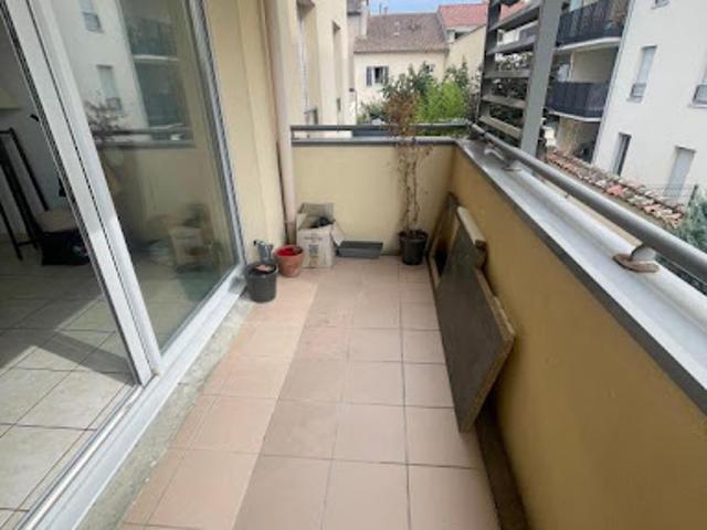 Location Appartement 2 pièces 65 m2 Belleville