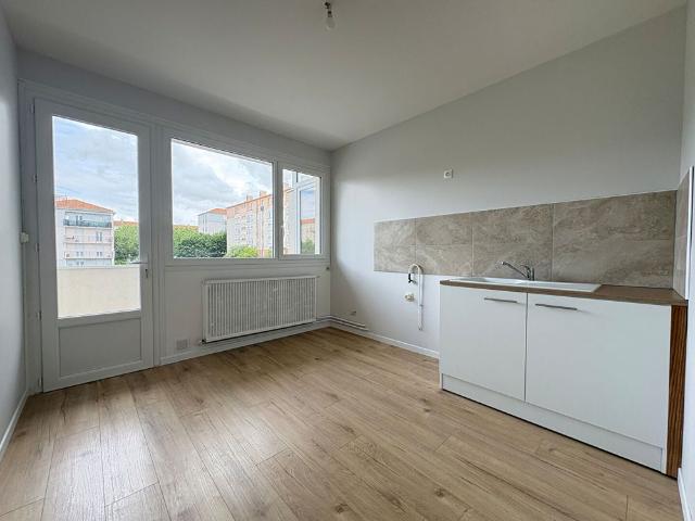 Location Appartement 2 pièces 65m²