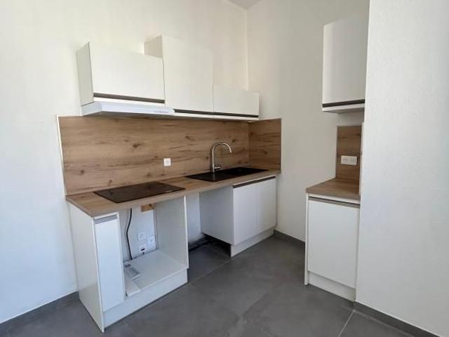 Location Appartement 2 pièces 65m² ST AMBROIX 30500