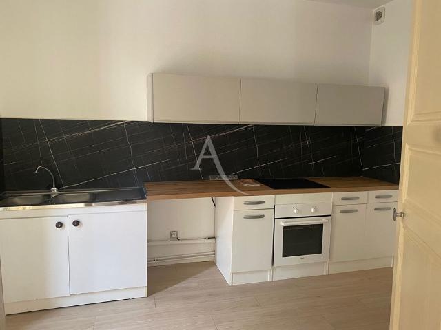 Location Appartement 2 pièces 66m²
