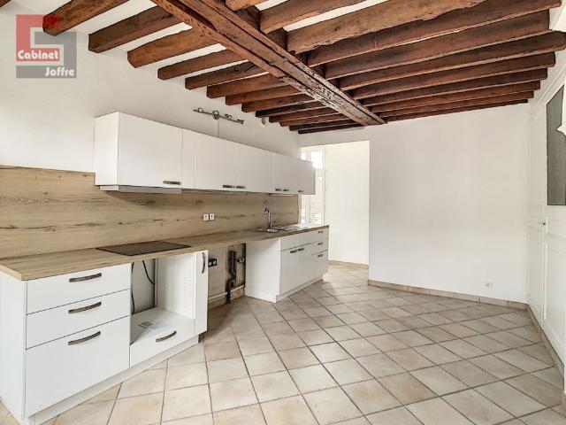 Location Appartement 2 pièces 66m² FONTAINEBLEAU 77300