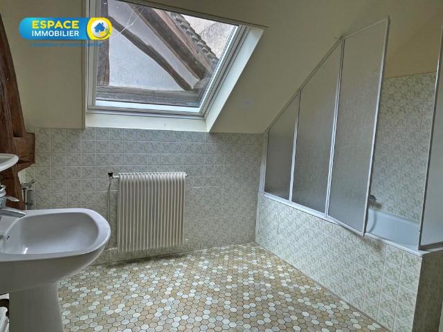 Location Appartement 2 pièces 66m² ST BENOIT SUR LOIRE 45730