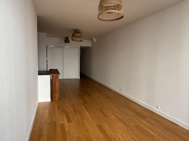 Location Appartement 2 pièces 68m² BORDEAUX 33000