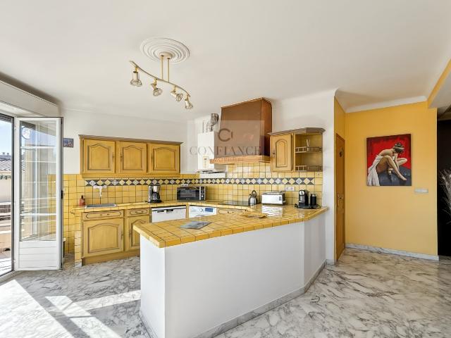 Location Appartement 2 pièces 68m² NICE 06000