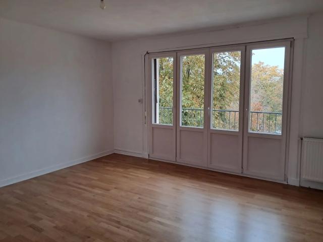 Location Appartement 2 pièces 68m² SENS 89100