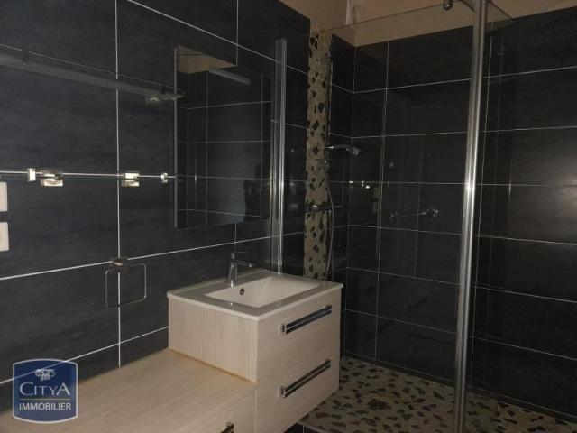 Location Appartement 2 pièces 69m² ANGOULEME 16000