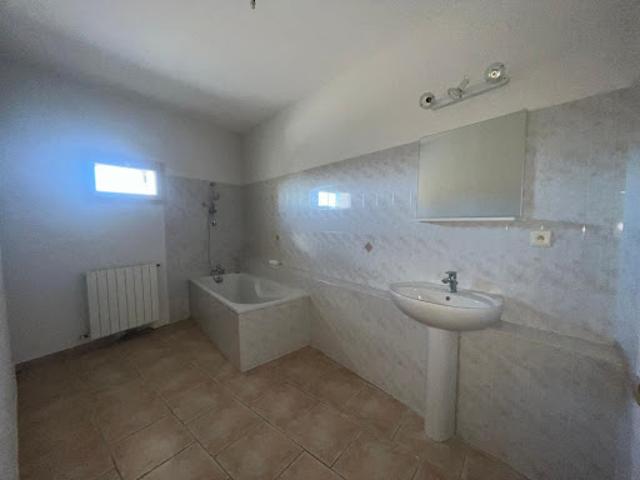 Location Appartement 2 pièces 70 m2 Lunel