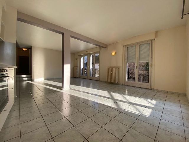 Location Appartement 2 pièces 70m² BESANCON 25000