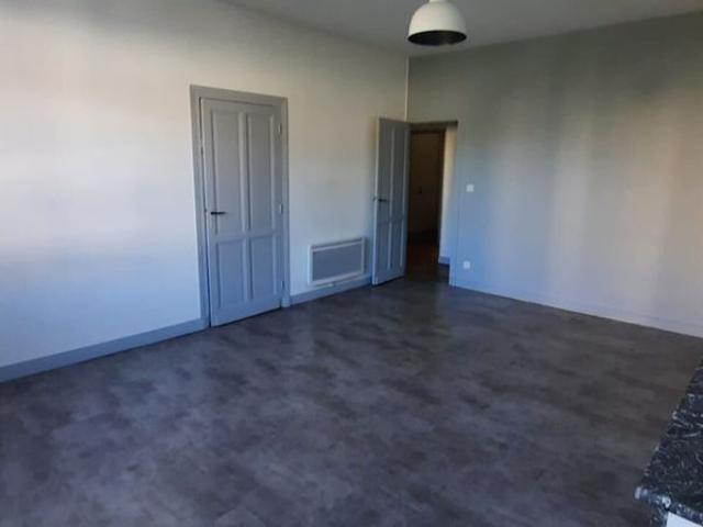 Location Appartement 2 pièces 70m² MOULEYDIER 24520