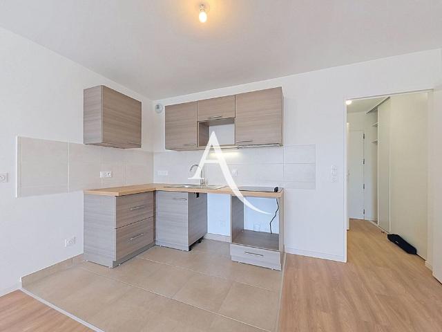 Location appartement 2 pièces, 71.12m², Louviers
