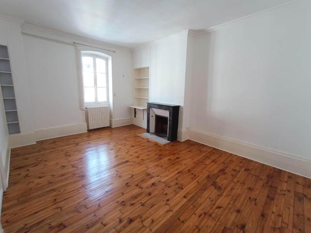Location Appartement 2 pièces 80m² CLERMONT FERRAND 63000