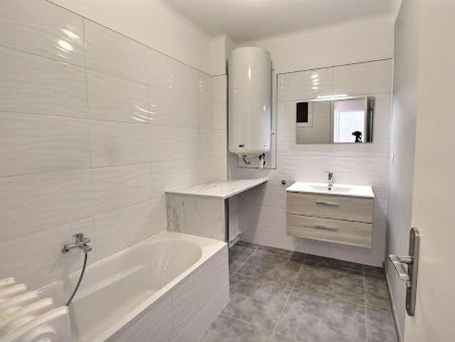 Location Appartement 2 pièces 84 m2 Marseille 8ème