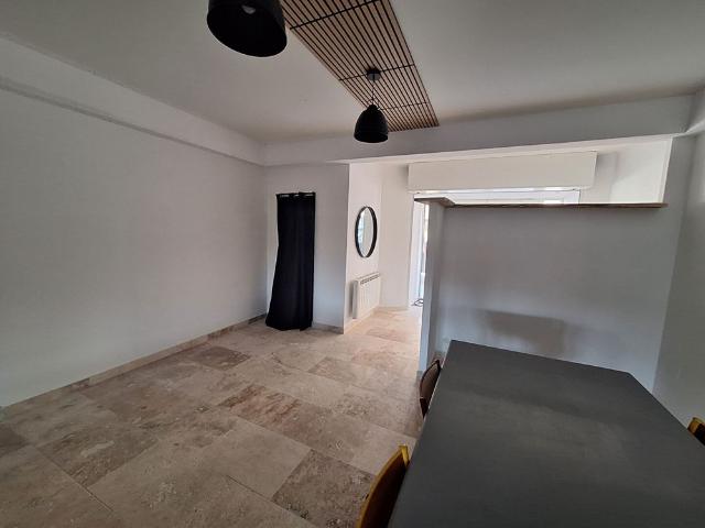 Location Appartement 2 pièces 91m²