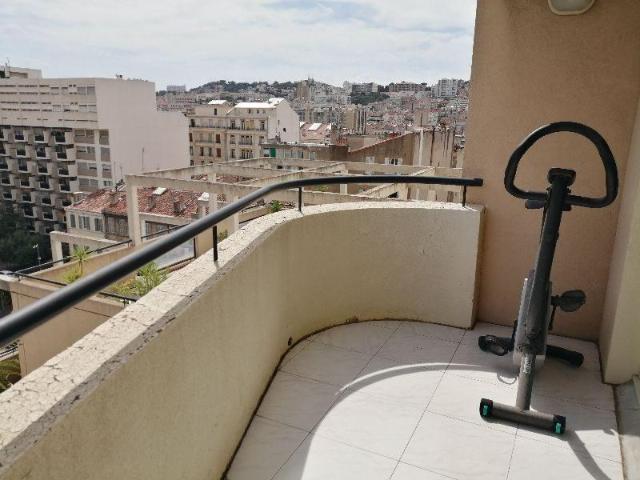 Location appartement 2 pièces 13006 Marseille