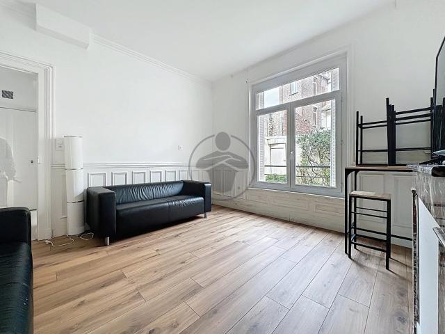 Louer appartement de 2 pièces 151 m² 330 € à Saint Quentin 02100: une annonce Arthurimmo.com