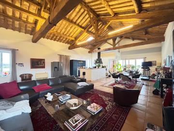 Location Appartement 2 pièces 185 m2 Cheval Blanc