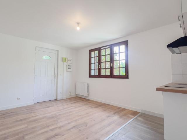 Location appartement 2 pièces, 27.00m², Montgeron