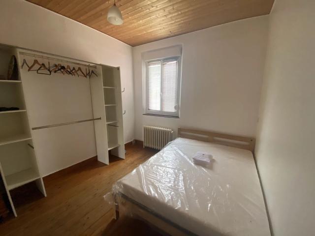 Louer appartement de 2 pièces 27 m² 360 € à Saint Quentin 02100: une annonce Arthurimmo.com
