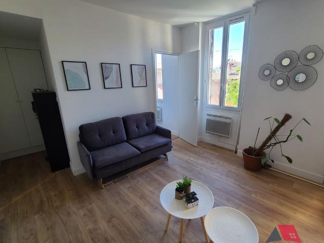 Location Appartement 2 pièces 27m² MARSEILLE 1er