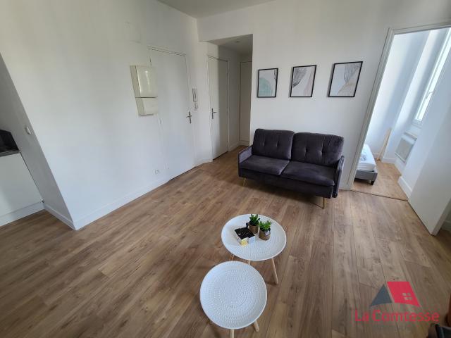 Location Appartement 2 pièces 27m² MARSEILLE 1er