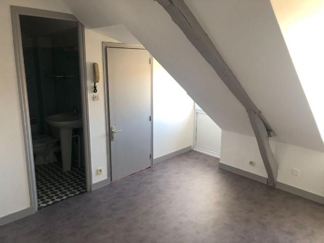 Location appartement 2 pièces, 24.67m², Tiercé