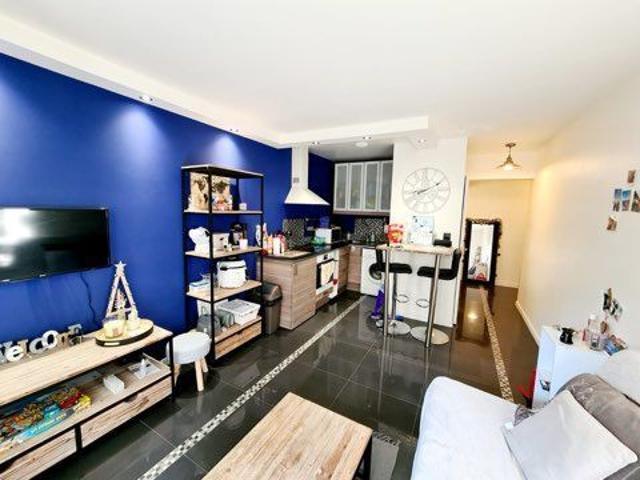 Location Appartement 1 pièce 25 m2 Saint Germain lès Corbeil