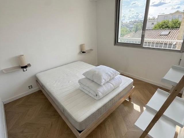 Location Appartement 2 pièces 26m² BORDEAUX 33000
