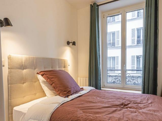 Location Appartement 2 pièces 26m² PARIS 18ème