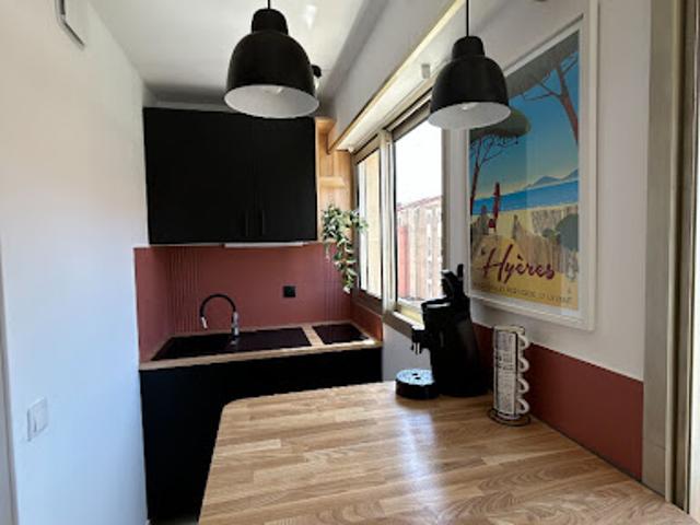 Location Appartement 2 pièces 28.02 m2 Hyeres