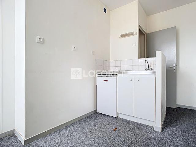 Location Appartement 2 pièces 28 m2 Saint Aubin lès Elbeuf