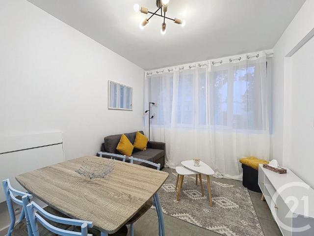 Location Appartement 2 pièces 28m² FONTENAY LE FLEURY 78330