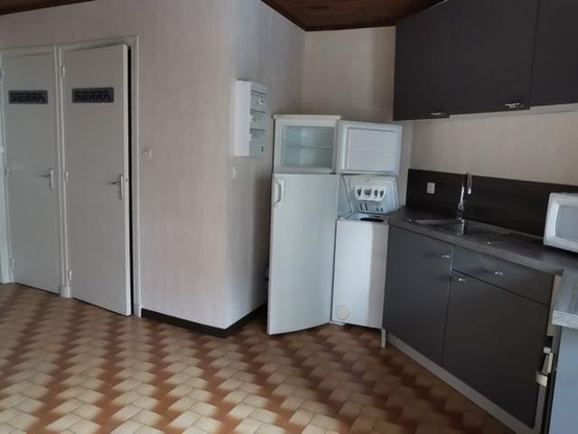 Location Appartement 2 pièces 28m² ST ANTHEME 63660