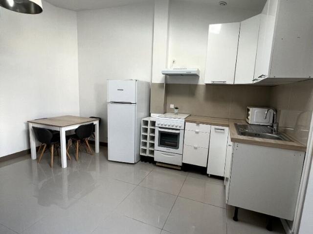 Location appartement 2 pièces, 33.44m², Montreuil