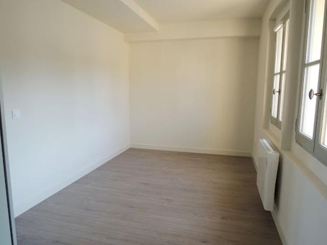 Location Appartement 2 pièces 33.98 m2 Nimes