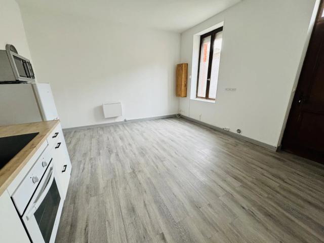 Louer appartement de 2 pièces 33 m² 470 € à Saint Quentin 02100: une annonce Arthurimmo.com