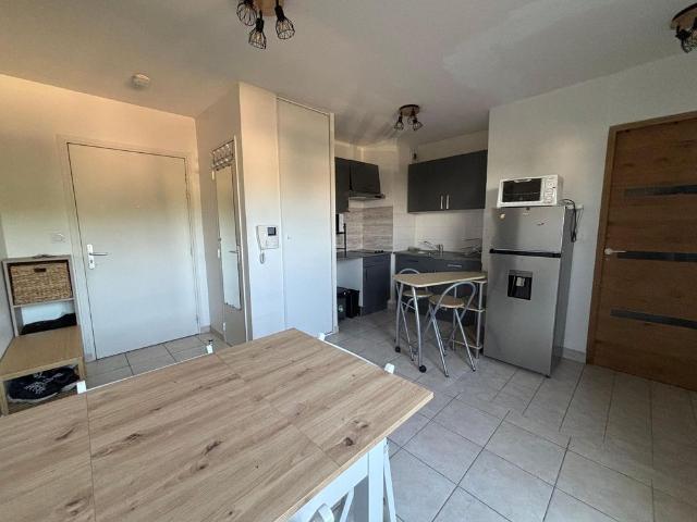 Location Appartement 2 pièces 33m² LONGVIC 21600