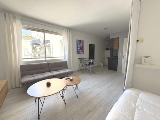 Location Appartement 2 pièces 33m² MARSEILLE 6ème