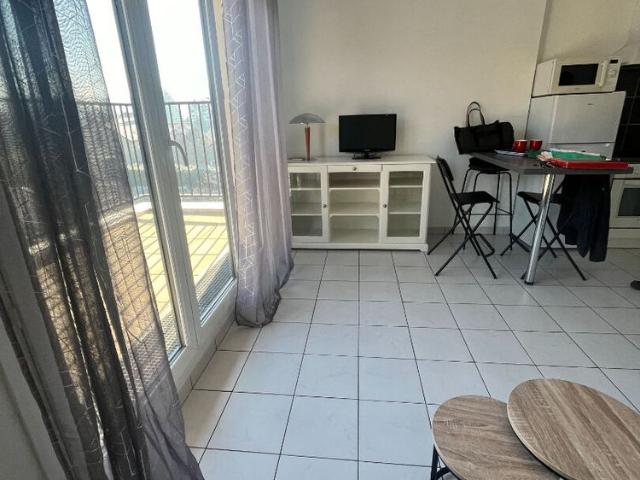 Location appartement 2 pièces, 30.40m², Saint Chéron